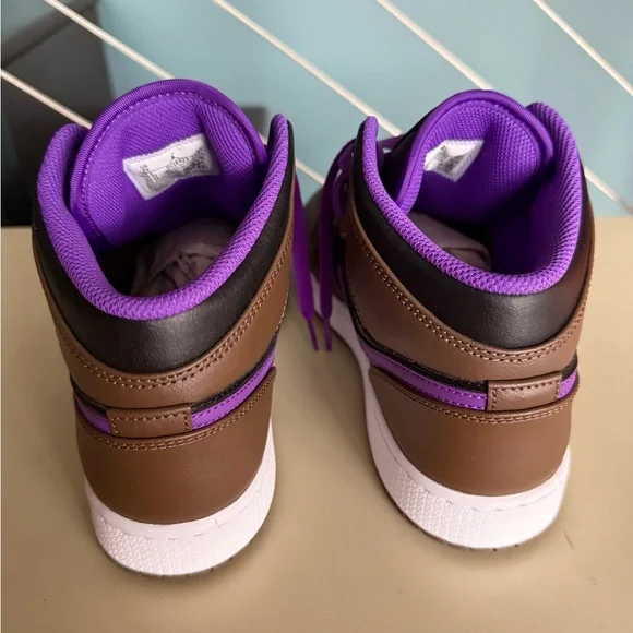 Air Jordan 1 Mid - Picture 4 of 5